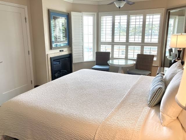 Sand Pebbles Inn All 4
