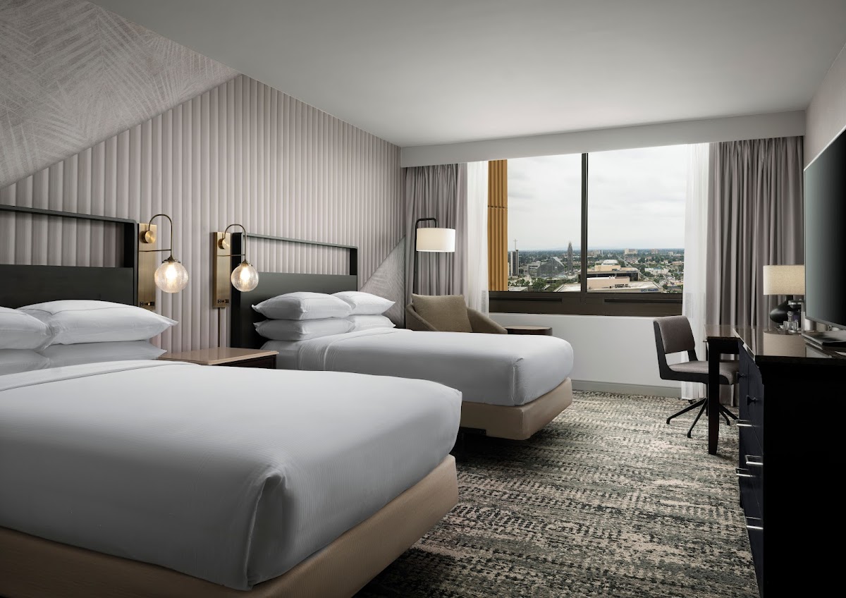 Hotel Fera Anaheim, a DoubleTree by Hilton All 2
