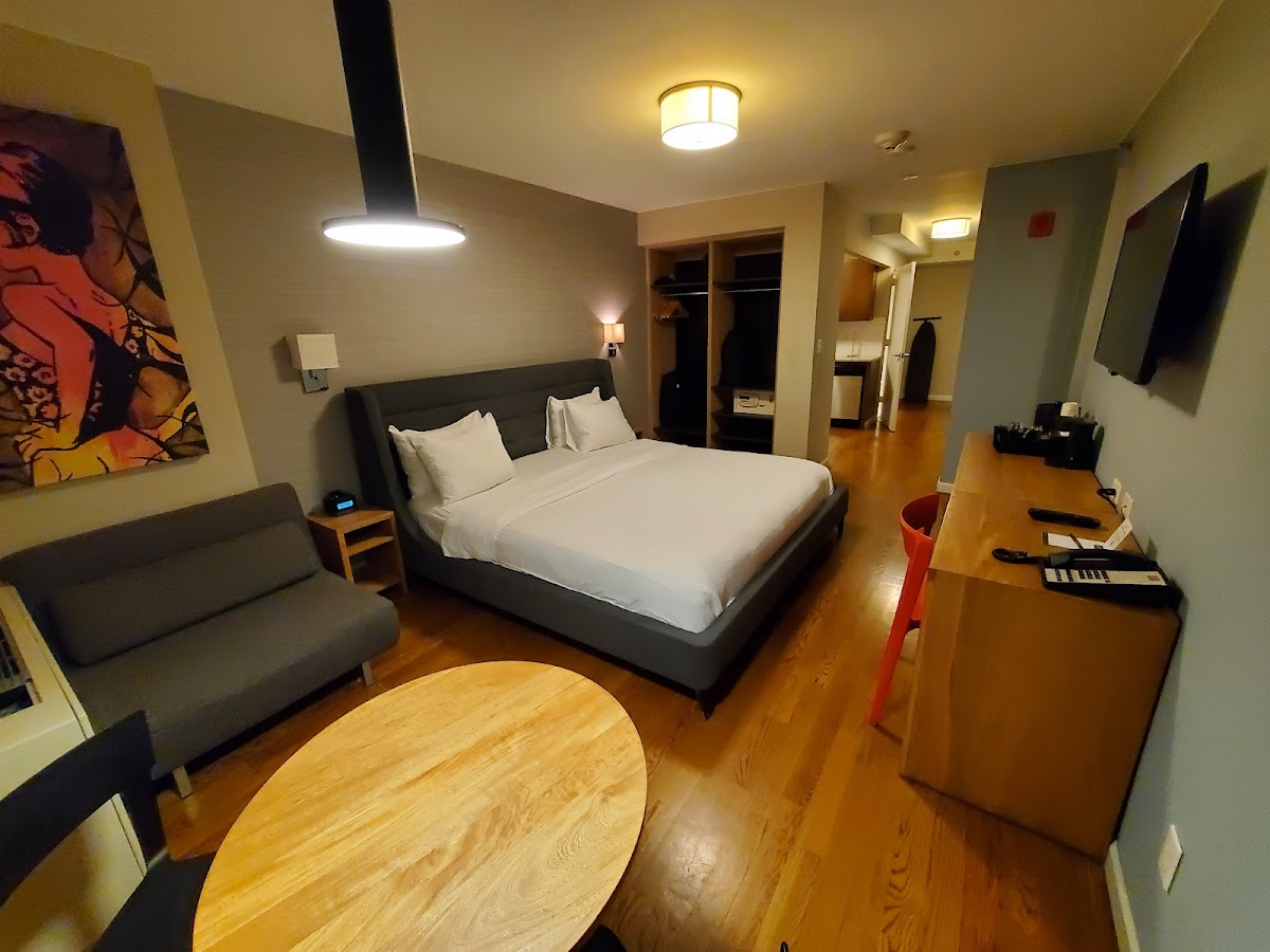 Hotel 32 32 All 3