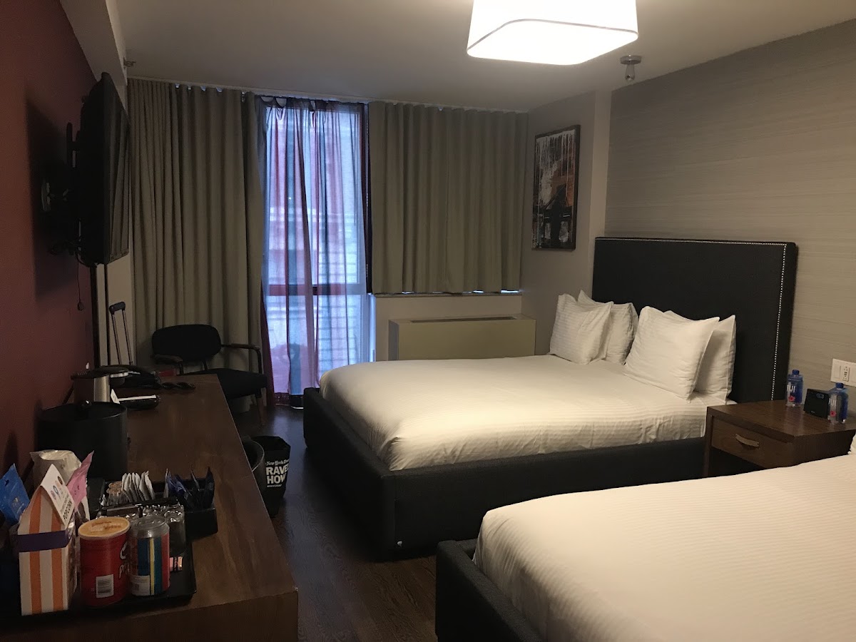 Hotel 32 32 Rooms 4