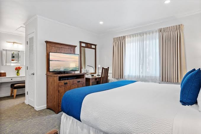 Inn by the Harbor All 5