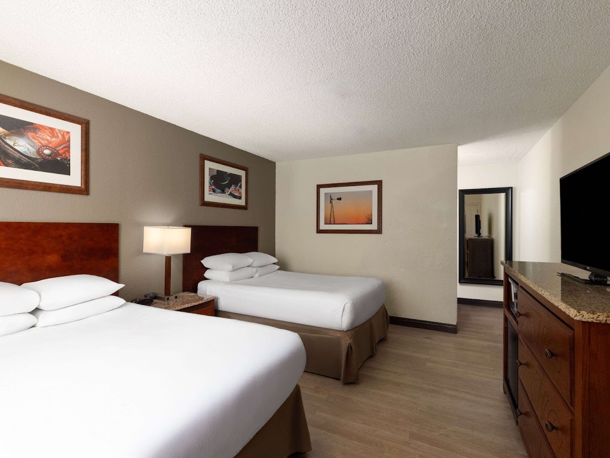 Ramada by Wyndham Elko Hotel at Stockmen's Casino Rooms 3