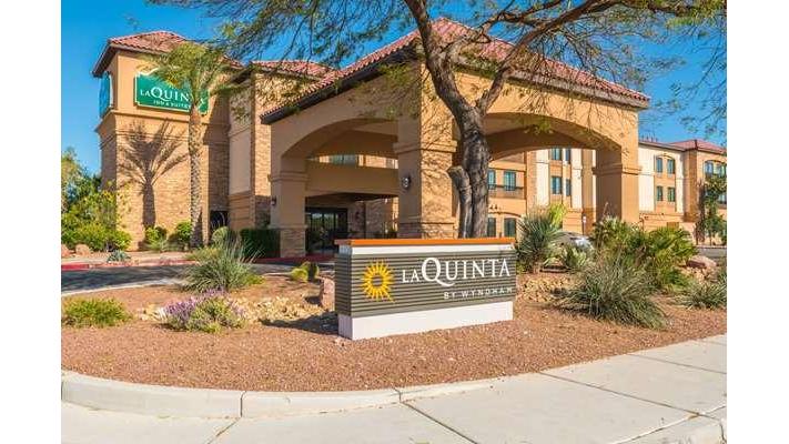 La Quinta Inn & Suites by Wyndham Las Vegas Airport South
