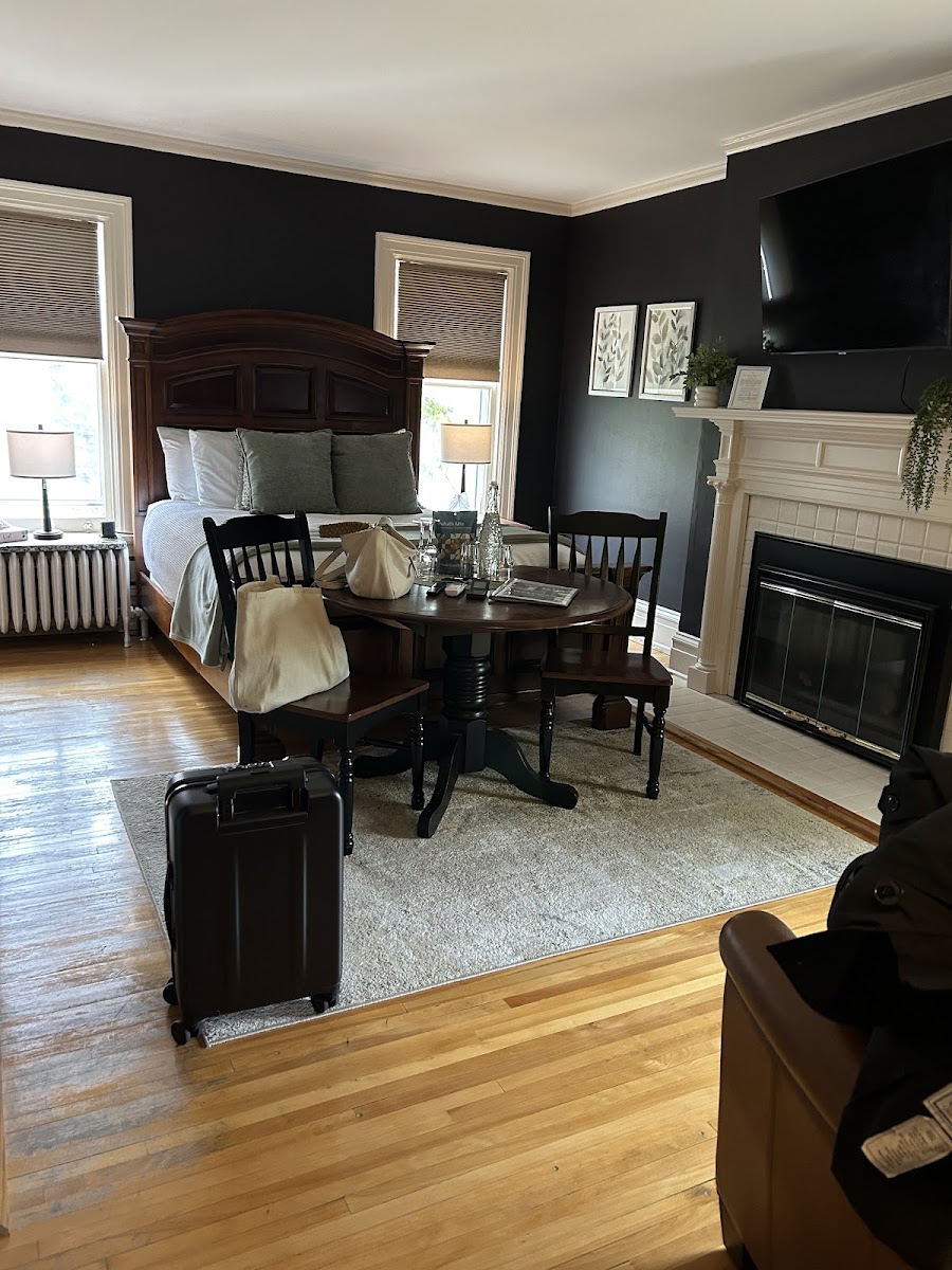 Gallery Image 4