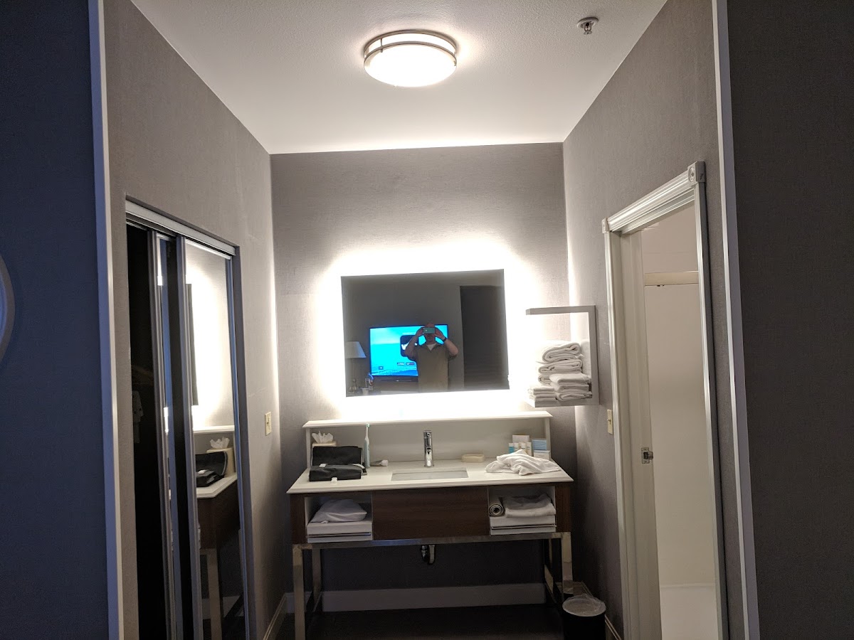 Hampton Inn & Suites Tacoma All 3