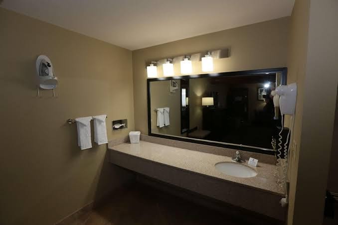 Best Western Weston Inn Rooms 4