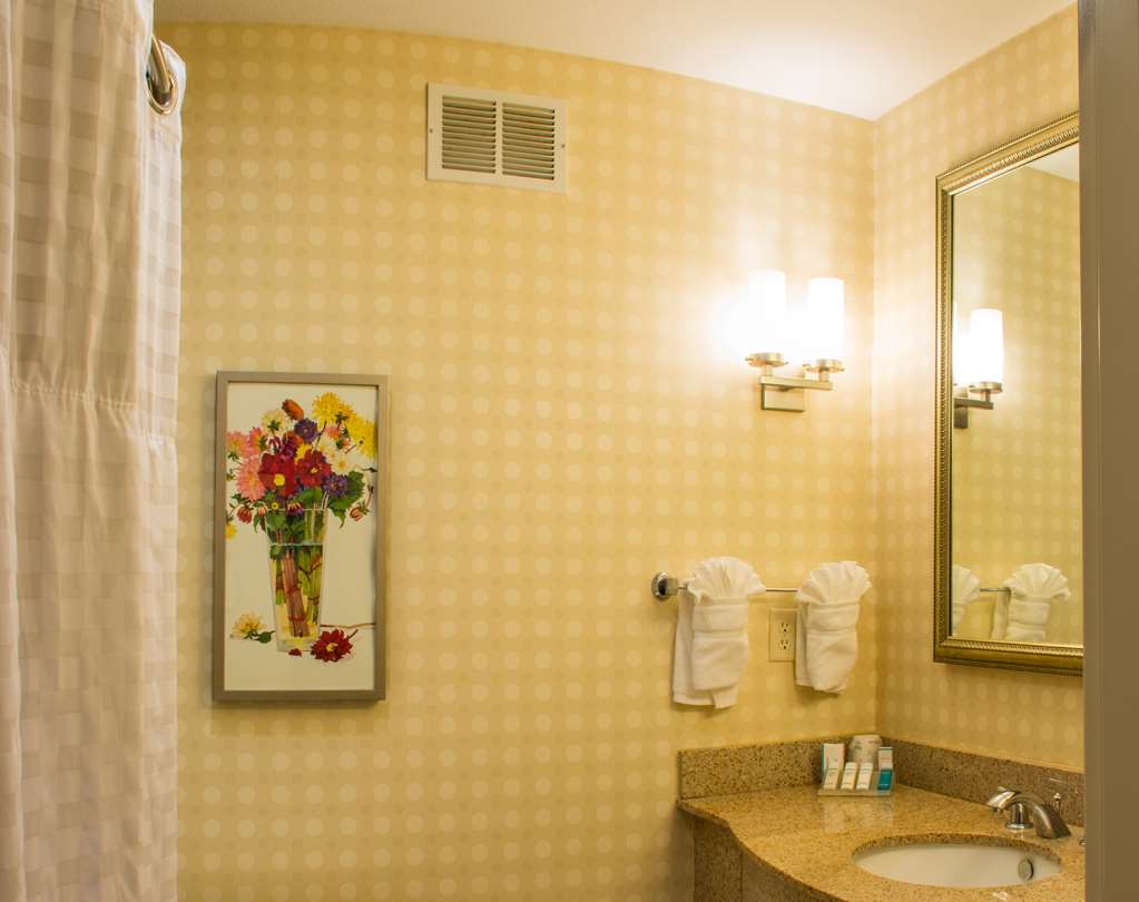 Hilton Garden Inn Elkhart Rooms 2