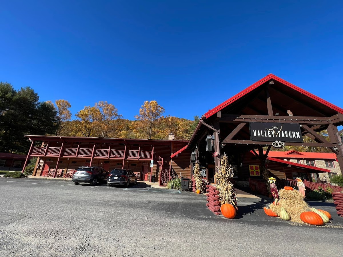Smoky Falls Lodge