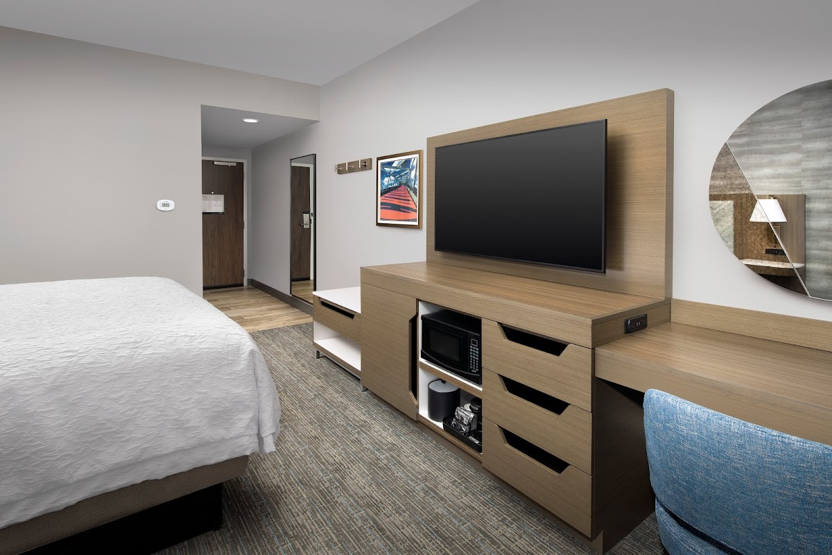 Hampton Inn Boston Logan Airport Chelsea All 4