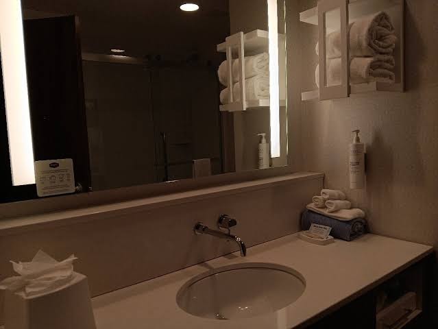 Hampton Inn Boston Logan Airport Chelsea Rooms 5