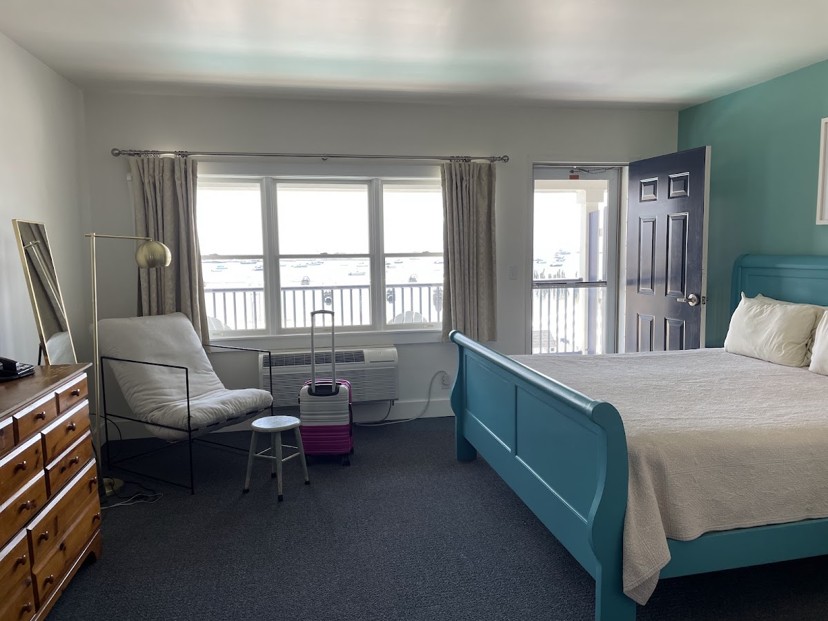 The Crown & Anchor Rooms 1