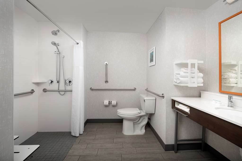Hampton Inn & Suites Rapid City Rushmore All 5