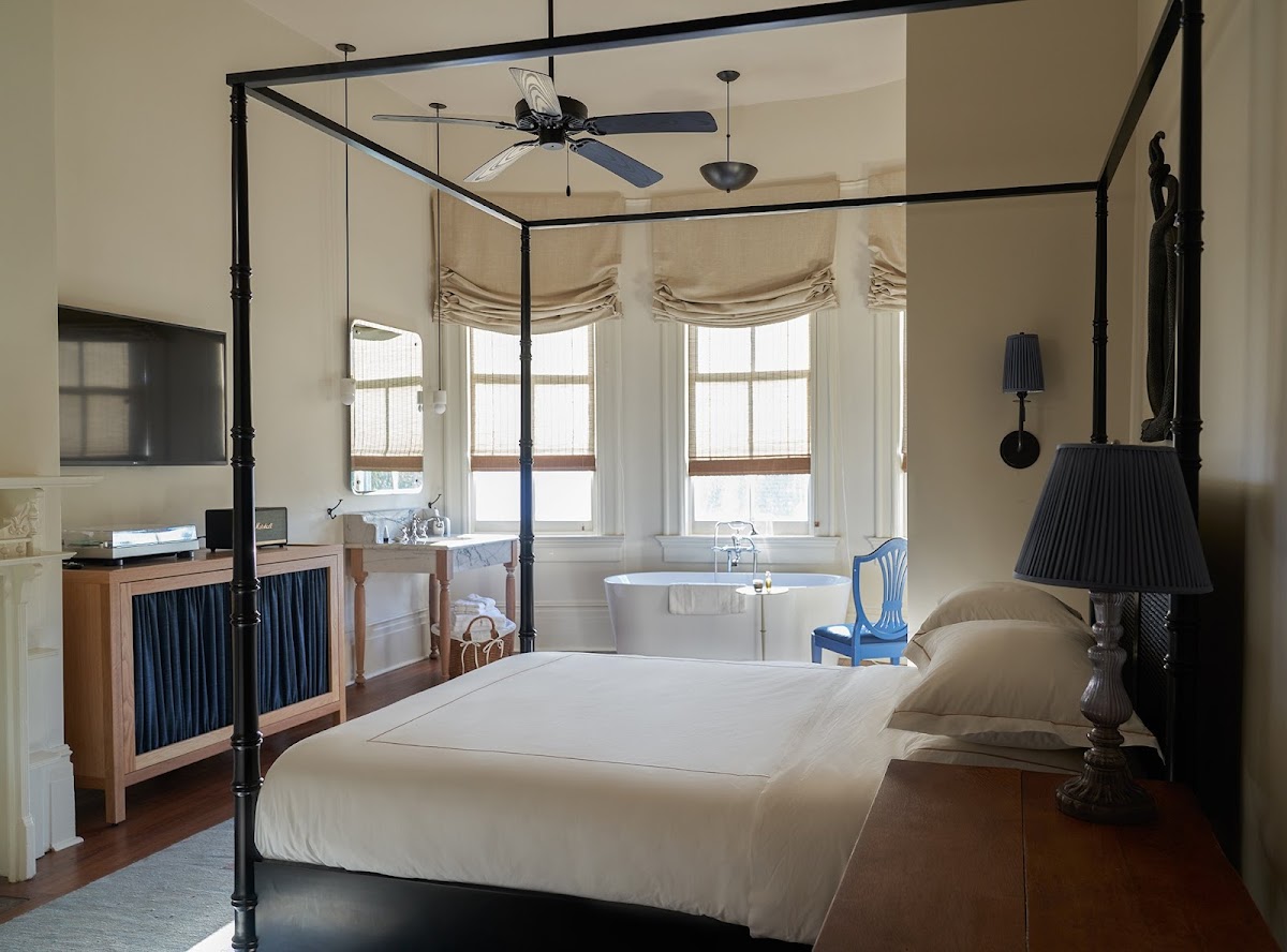 The Chloe Rooms 1