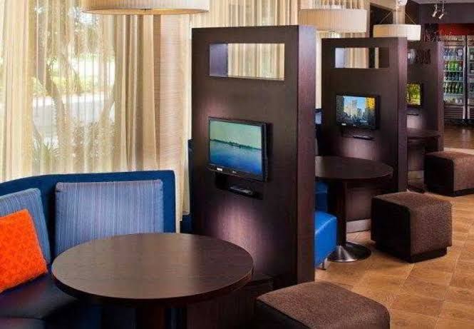 Courtyard by Marriott Melbourne West Rooms 5