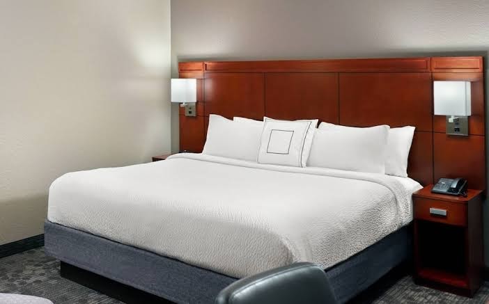 Courtyard by Marriott Macon Rooms 4
