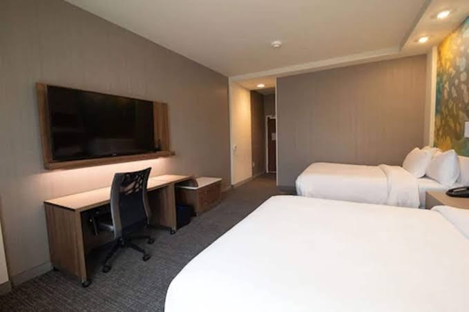 Courtyard by Marriott Cartersville Rooms 3