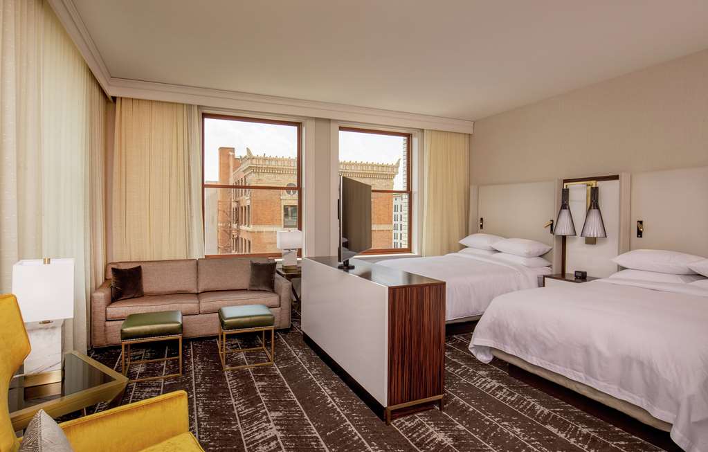 DoubleTree by Hilton Youngstown Downtown Rooms 2