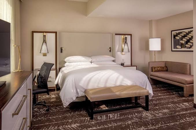 DoubleTree by Hilton Youngstown Downtown Rooms 5