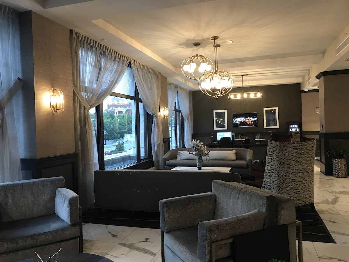 DoubleTree by Hilton Youngstown Downtown All 4