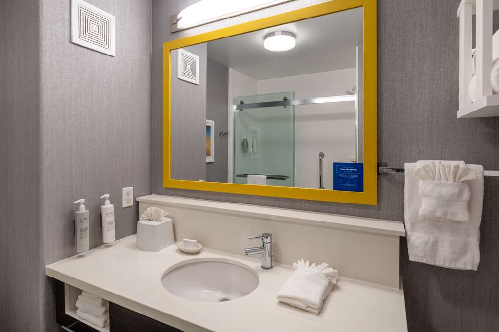 Hampton Inn & Suites Agoura Hills Rooms 2