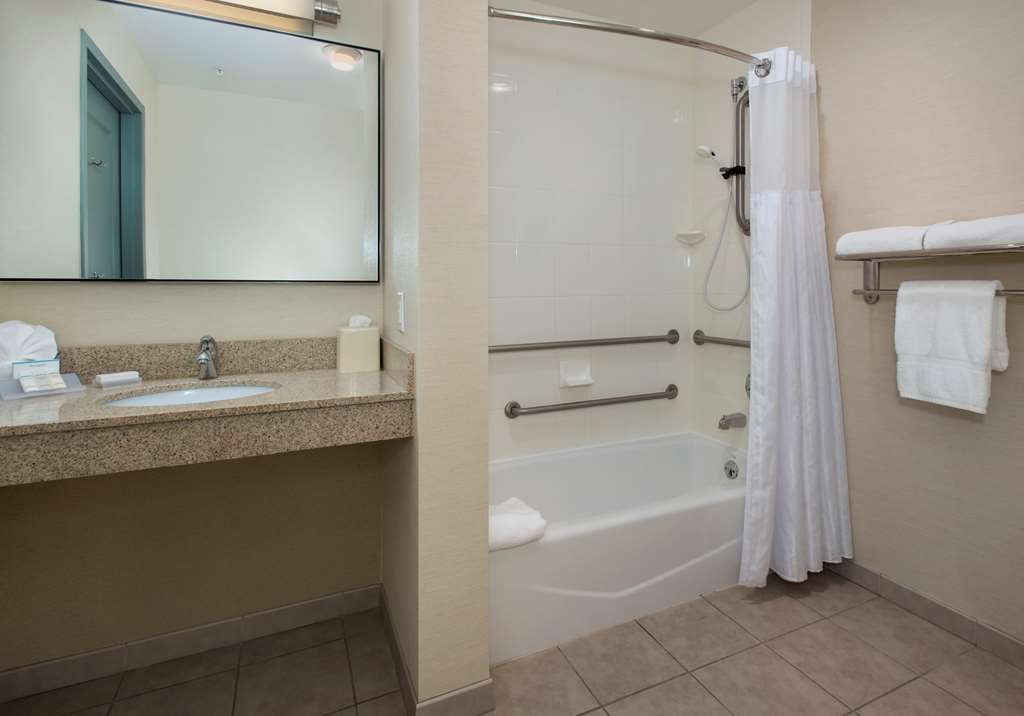 Hilton Garden Inn Albany Medical Center Rooms 2