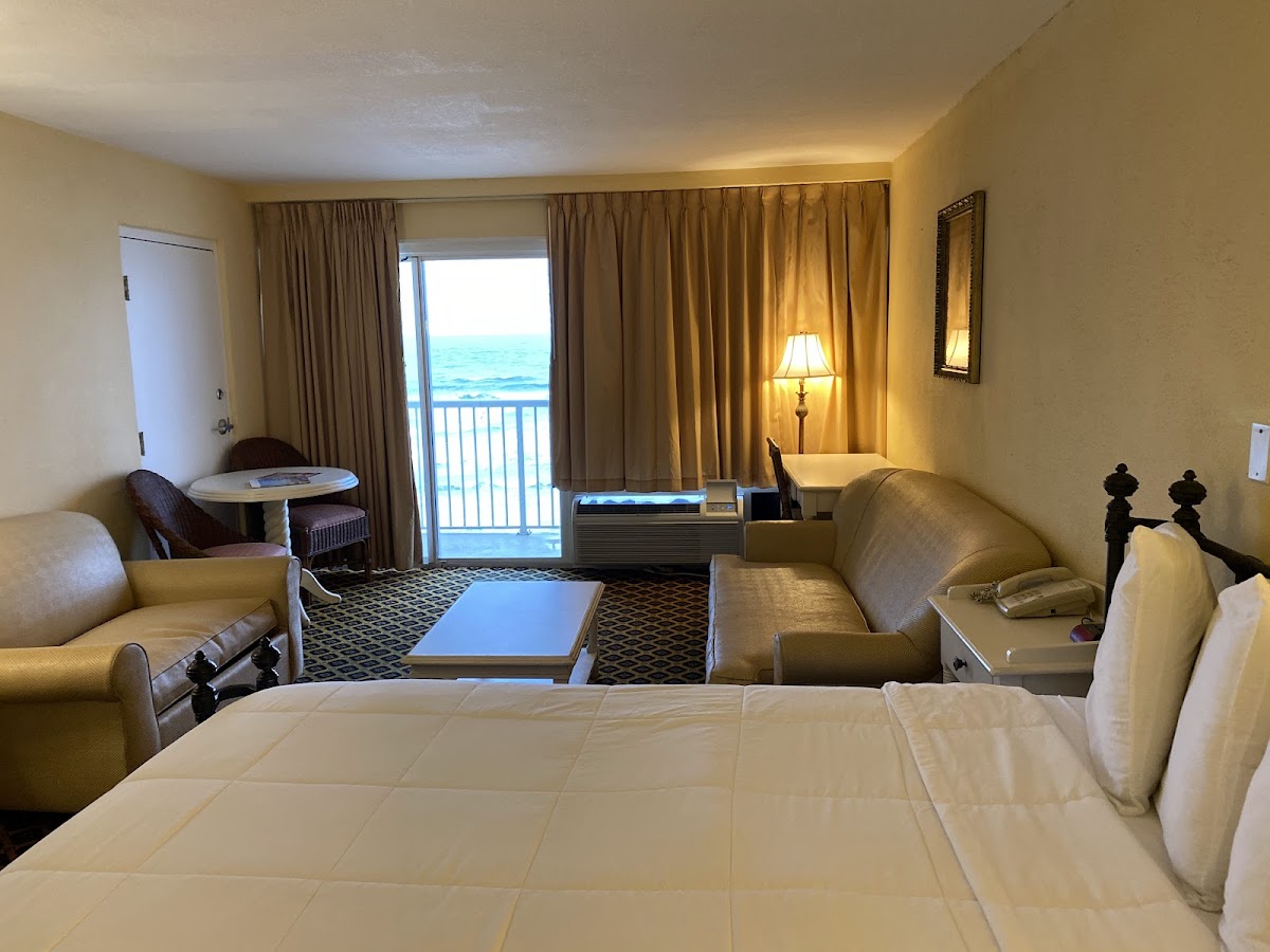 Emerald Shores Hotel Rooms 1