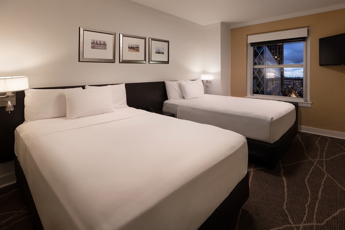 Executive Hotel Pacific Rooms 1