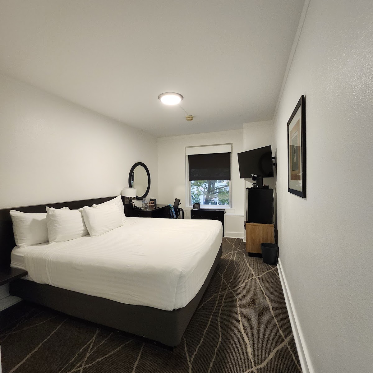 Executive Hotel Pacific Rooms 3