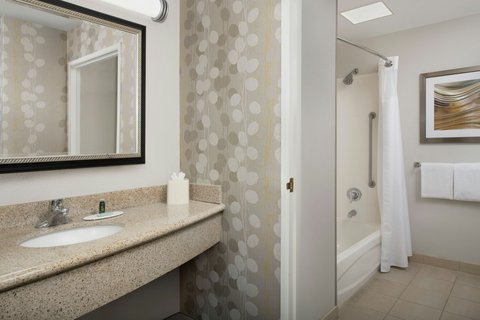 Courtyard by Marriott Chico Rooms 3