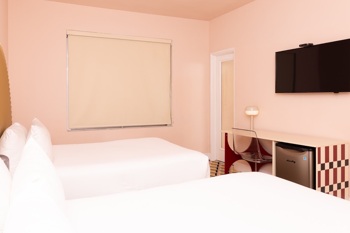 Crest Hotel Suites Rooms 4