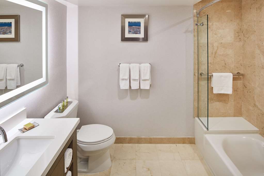 DoubleTree by Hilton Hotel Torrance - South Bay All 3
