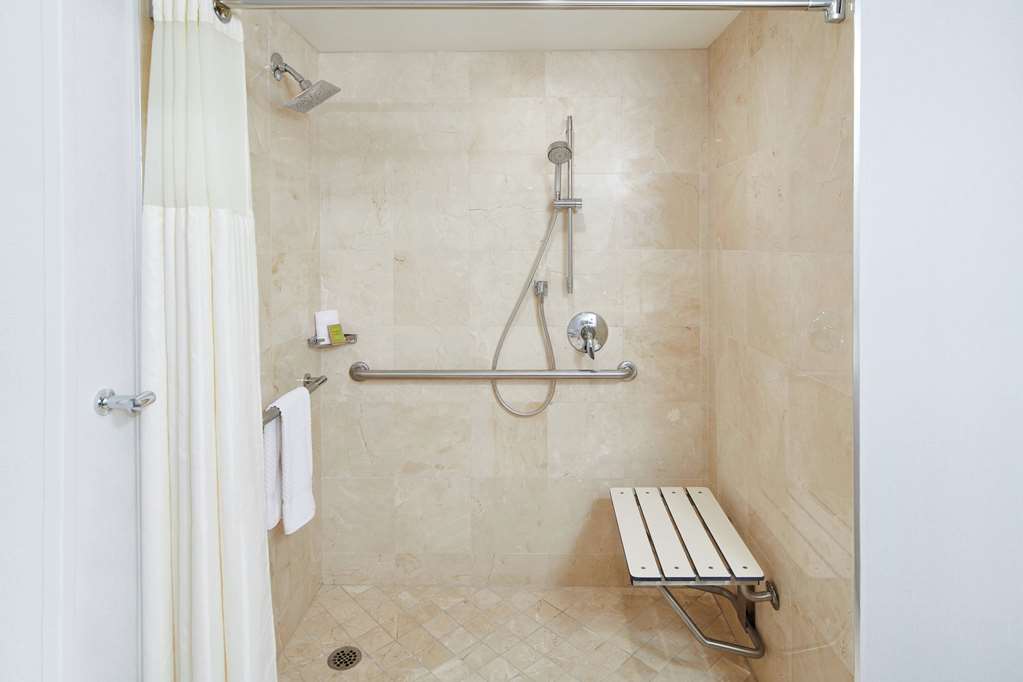 DoubleTree by Hilton Hotel Torrance - South Bay Rooms 4