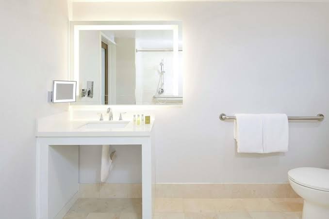 DoubleTree by Hilton Hotel Torrance - South Bay Rooms 5