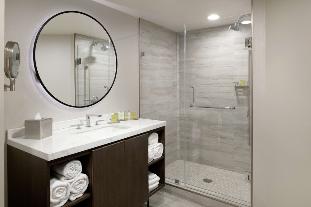 DoubleTree by Hilton Hotel Los Angeles Downtown Rooms 1