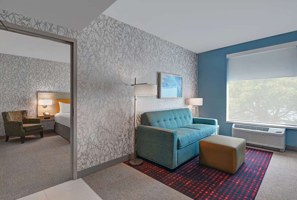 Home2 Suites by Hilton Largo Rooms 1