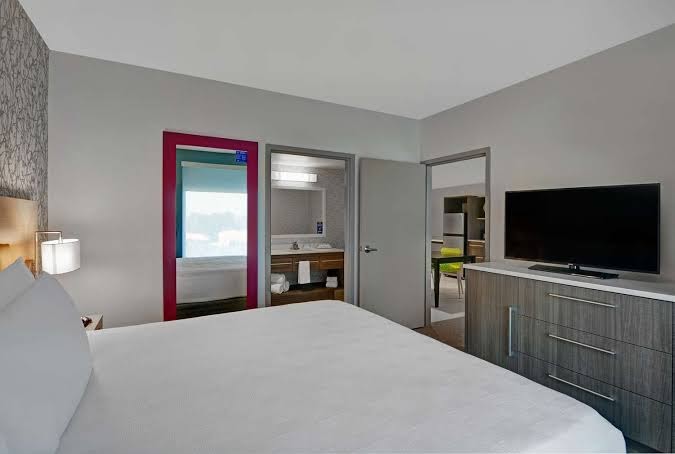Home2 Suites by Hilton Largo Rooms 3
