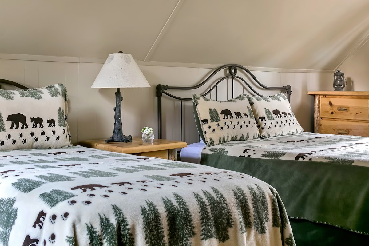 Tamarack Lodge & Resort All 4