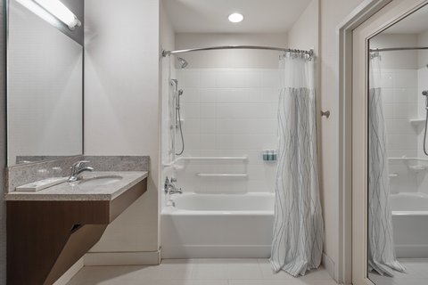 Courtyard by Marriott Portland City Center All 4