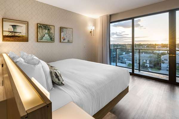Cambria Hotel Fort Lauderdale Beach Rooms 1