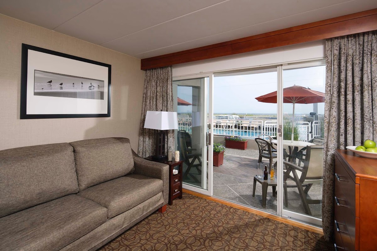 Montreal Beach Resort Rooms 3