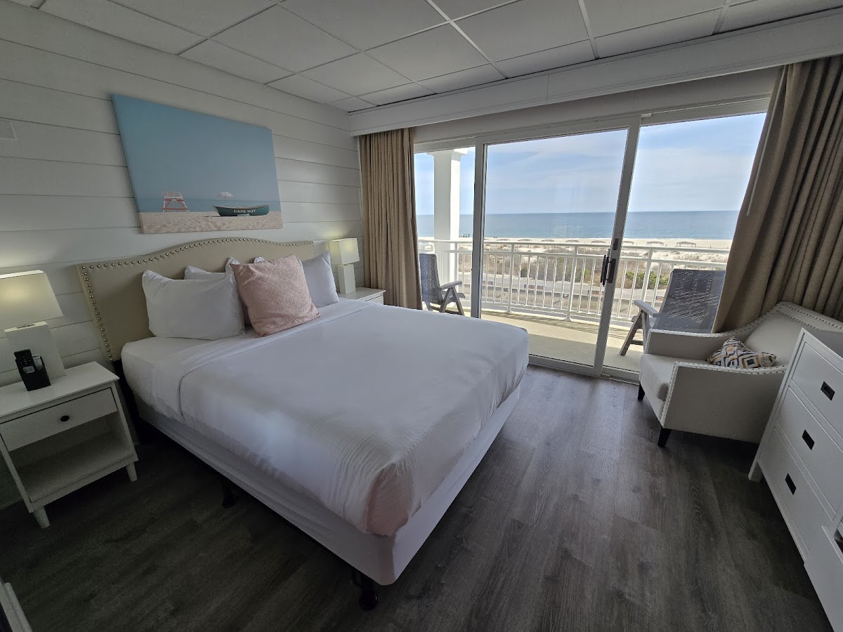 Montreal Beach Resort Rooms 4