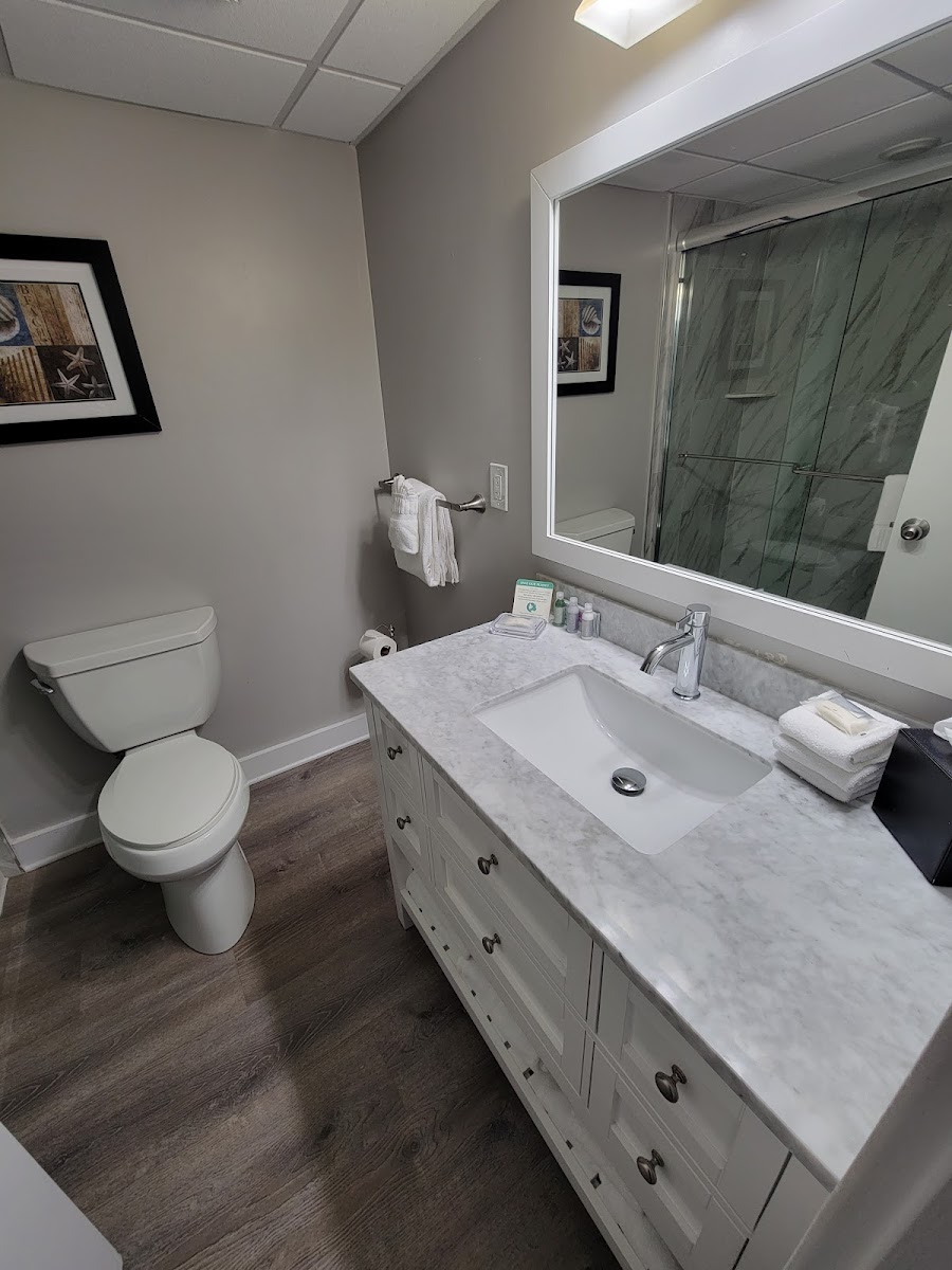 Montreal Beach Resort Rooms 5