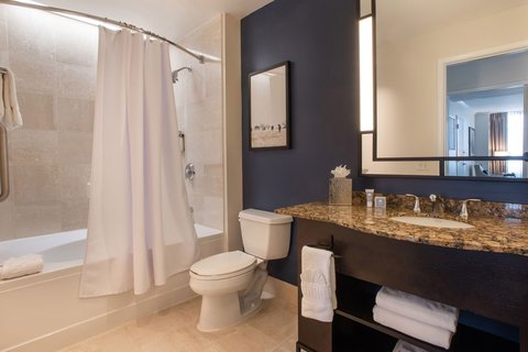 Magnolia Hotel Houston, a Tribute Portfolio Hotel Rooms 3