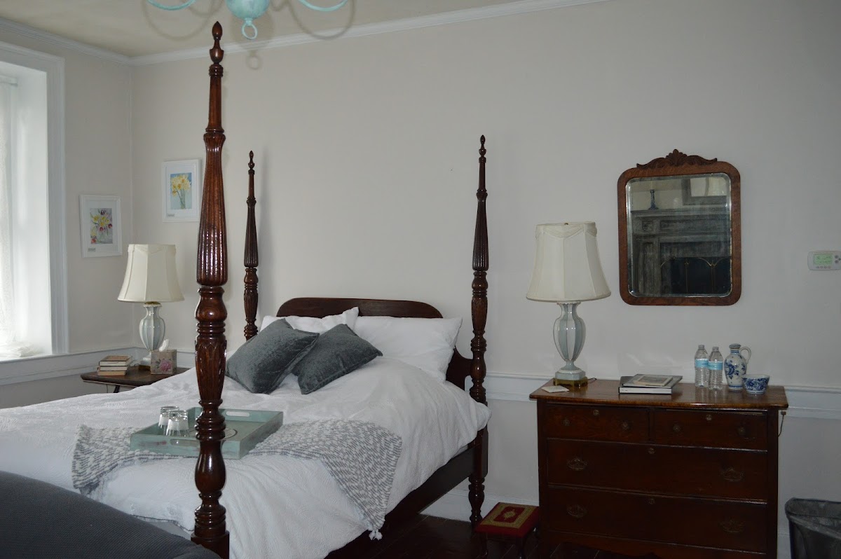 Mansion House 1757 Boutique Inn, Restaurant, & Tavern All 1