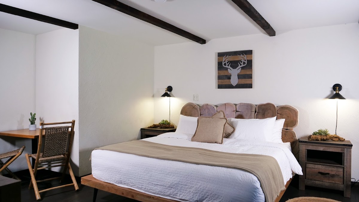 Paradise Village Hotel & Restaurant Rooms 3