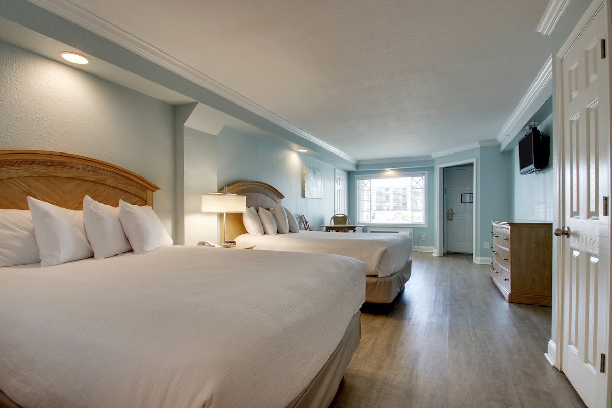 Islander Hotel & Resort Rooms 1