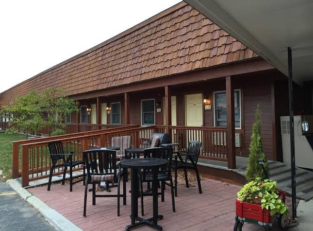 The Driftwood Motel Restaurant & Sports Bar
