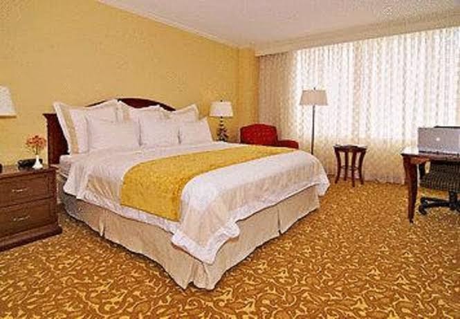 Auburn Hills Marriott Pontiac Rooms 3
