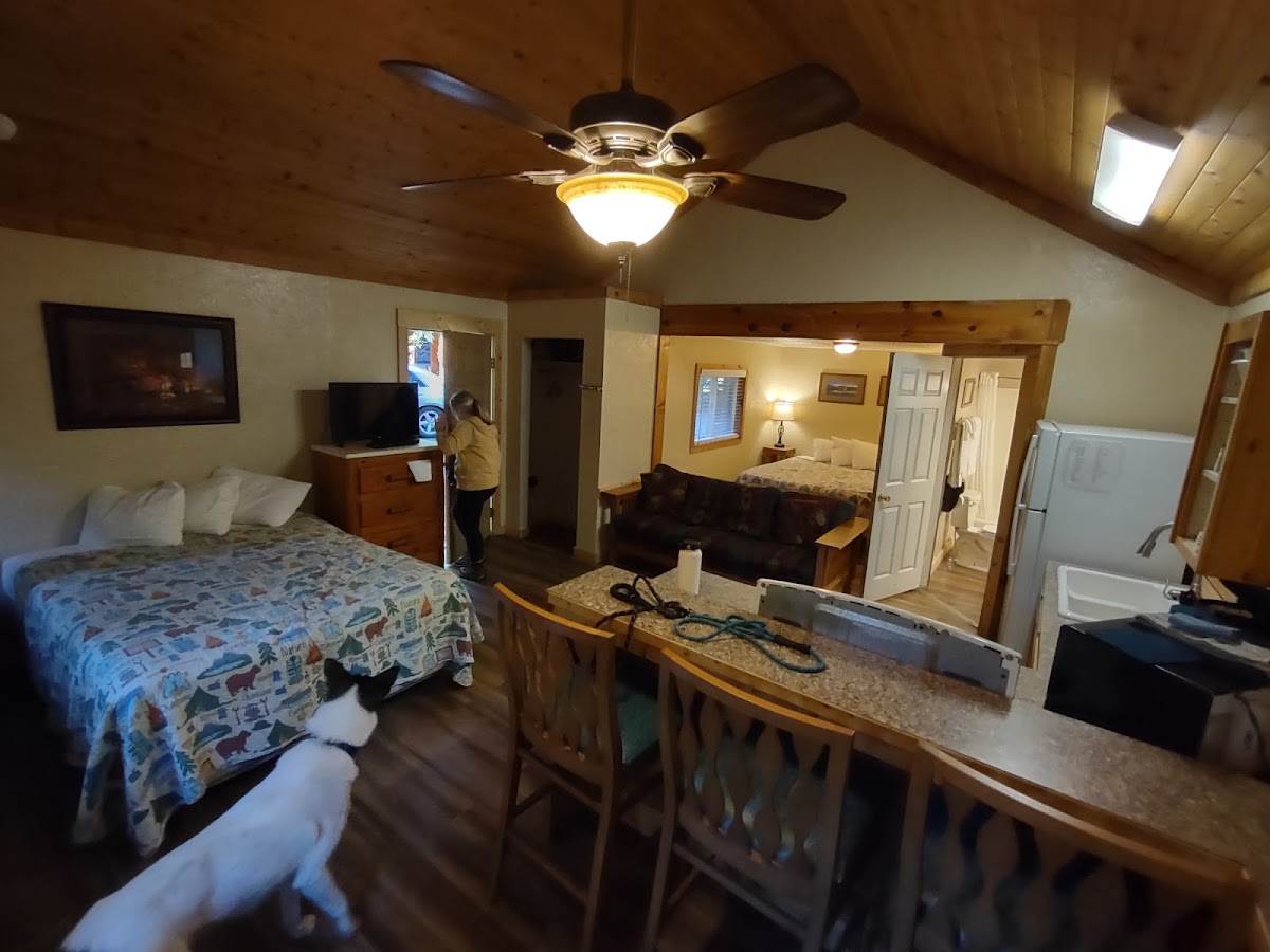 Belknap Hot Springs, Lodge and Gardens. Rooms 3