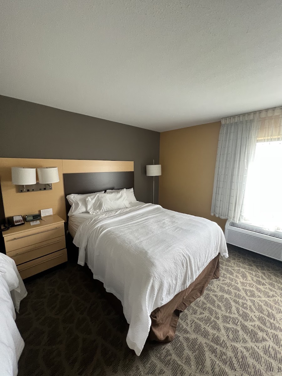 TownePlace Suites by Marriott Detroit Commerce Rooms 3